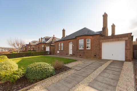 3 bedroom detached bungalow for sale - 9 Caiystane Avenue EH10 6SA
