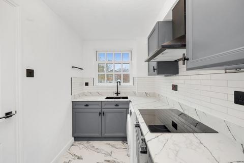 undefined, Leigh Hunt Drive, London, N14