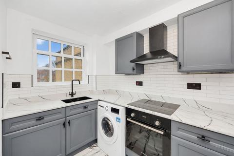 undefined, Leigh Hunt Drive, London, N14