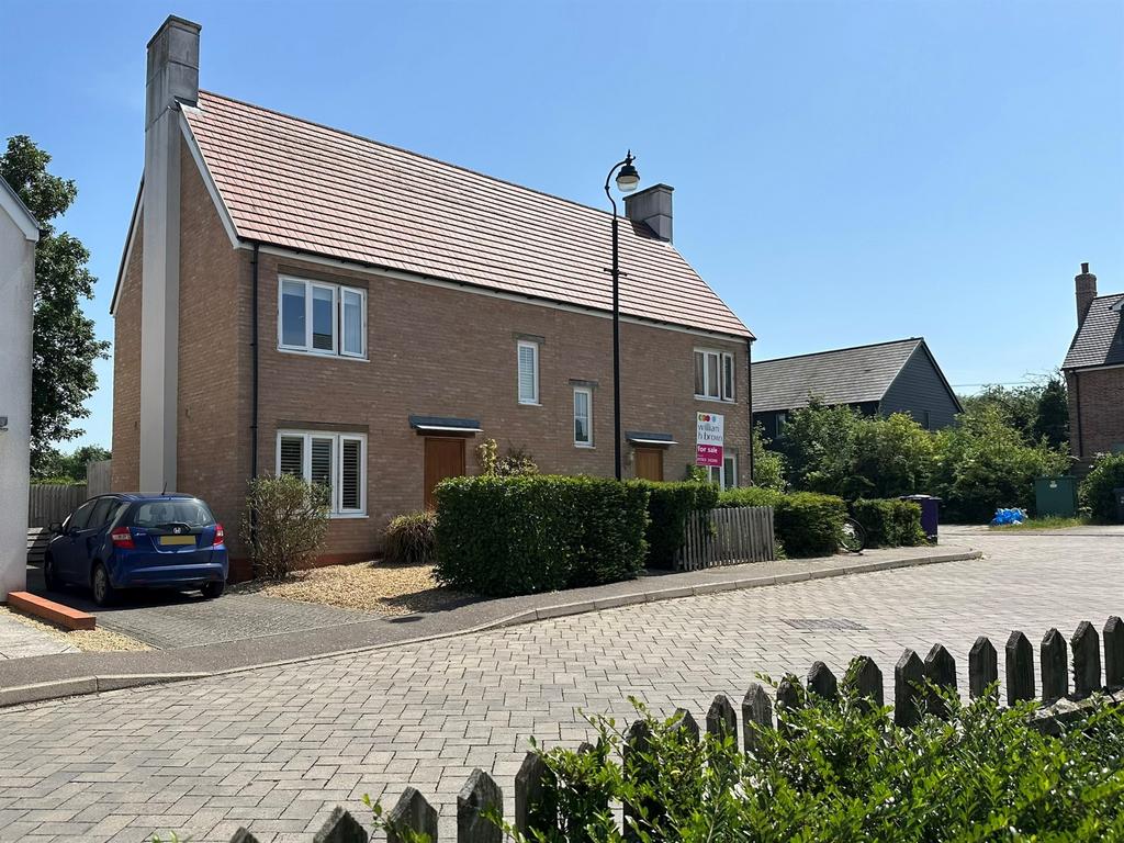 2 bedroom semi-detached house for sale