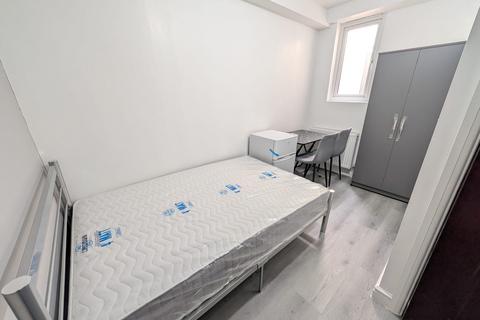 undefined, Wakemans Hill Avenue, London NW9