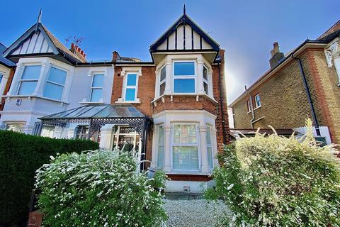 2 bedroom flat to rent, Park Road, London, E12
