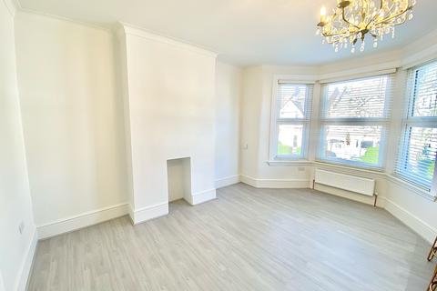 2 bedroom flat to rent, Park Road, London, E12