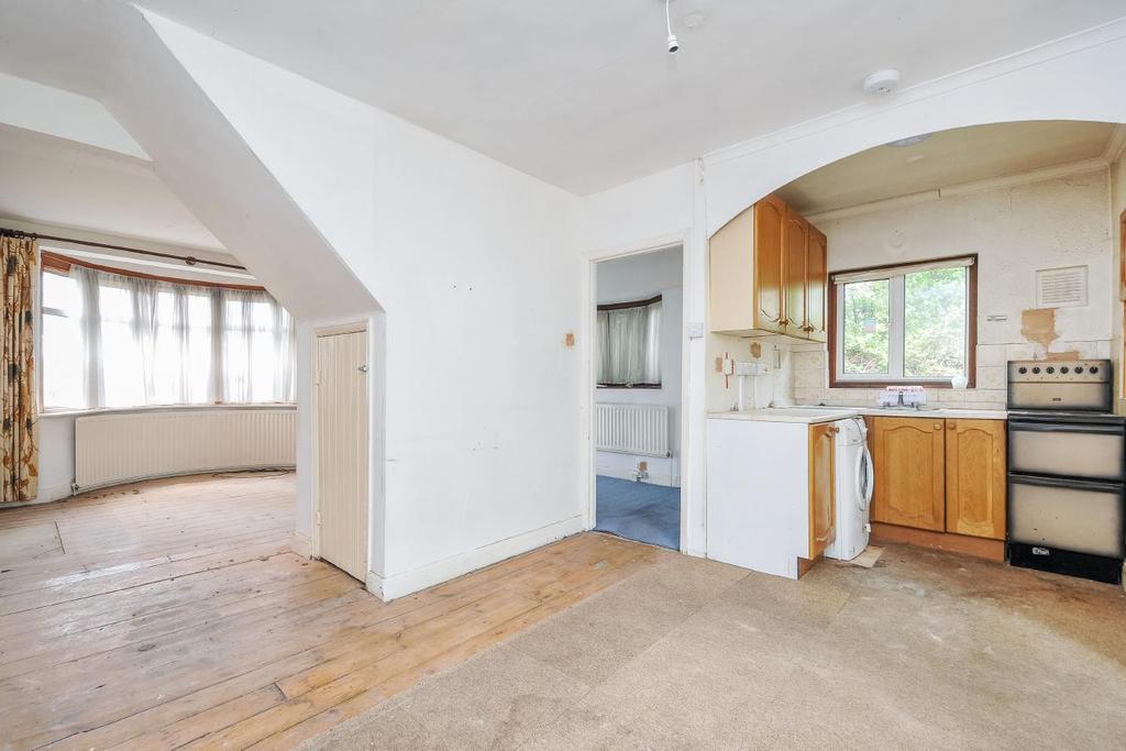 Hayes Wood Avenue, Hayes, BR2 2 bed semidetached house £484,950