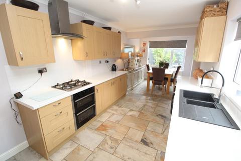 3 bedroom detached house for sale, Lutterworth Road, Leicester LE8