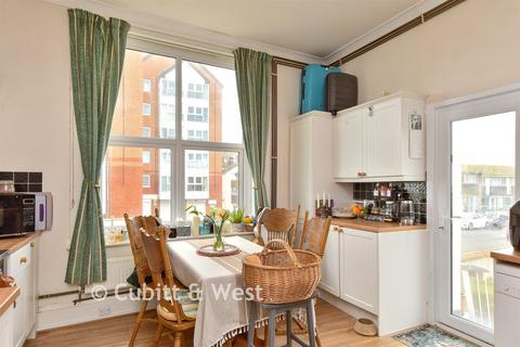 1 bedroom ground floor flat for sale, Esplanade, Seaford, East Sussex