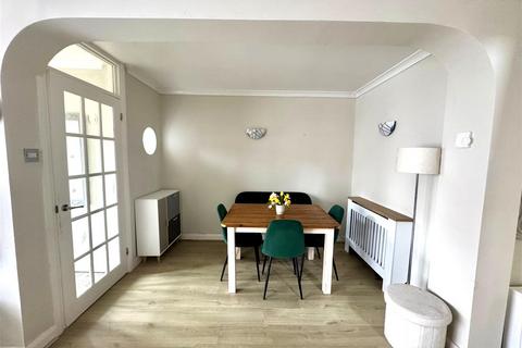 undefined, Drysdale Avenue, London E4