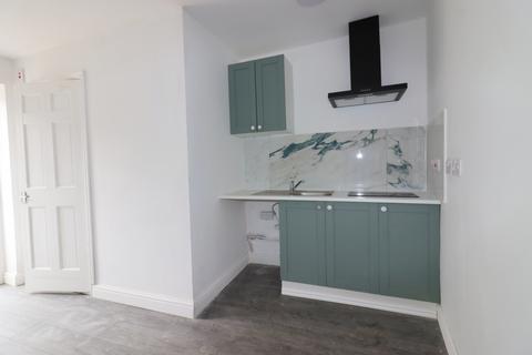 undefined, Luton LU4