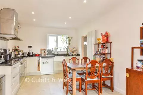 6 bedroom detached house for sale,