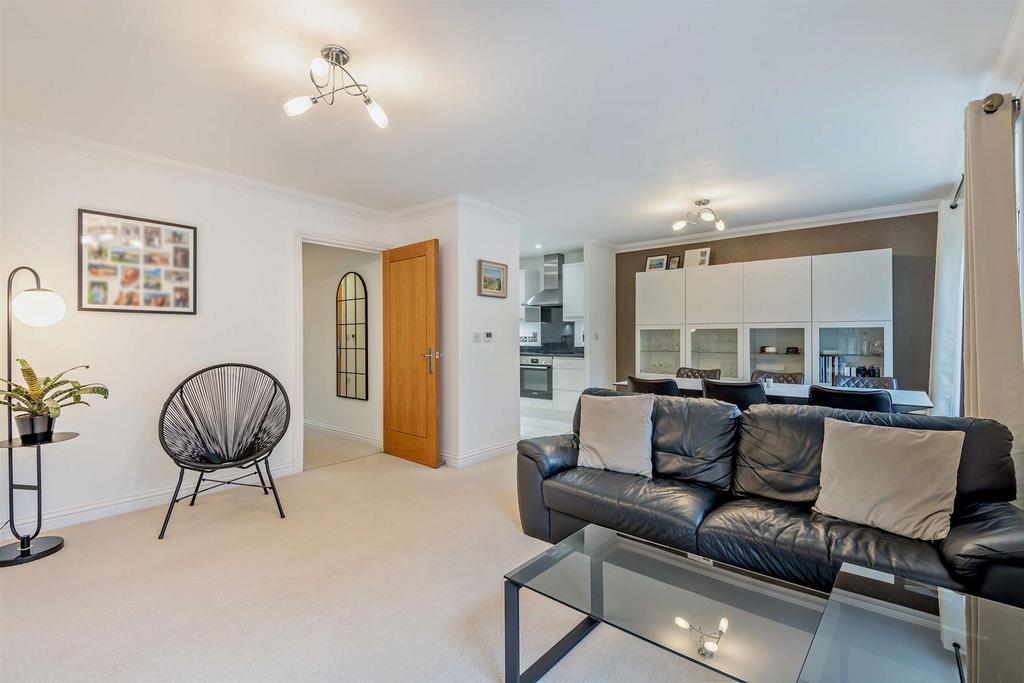 Living/Dining Area
