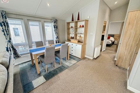 2 bedroom lodge for sale, Berrow Road, Burnham on Sea, TA8
