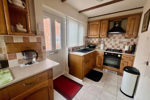 2 bedroom semi-detached bungalow for sale, St. Bernard Drive, Malvern