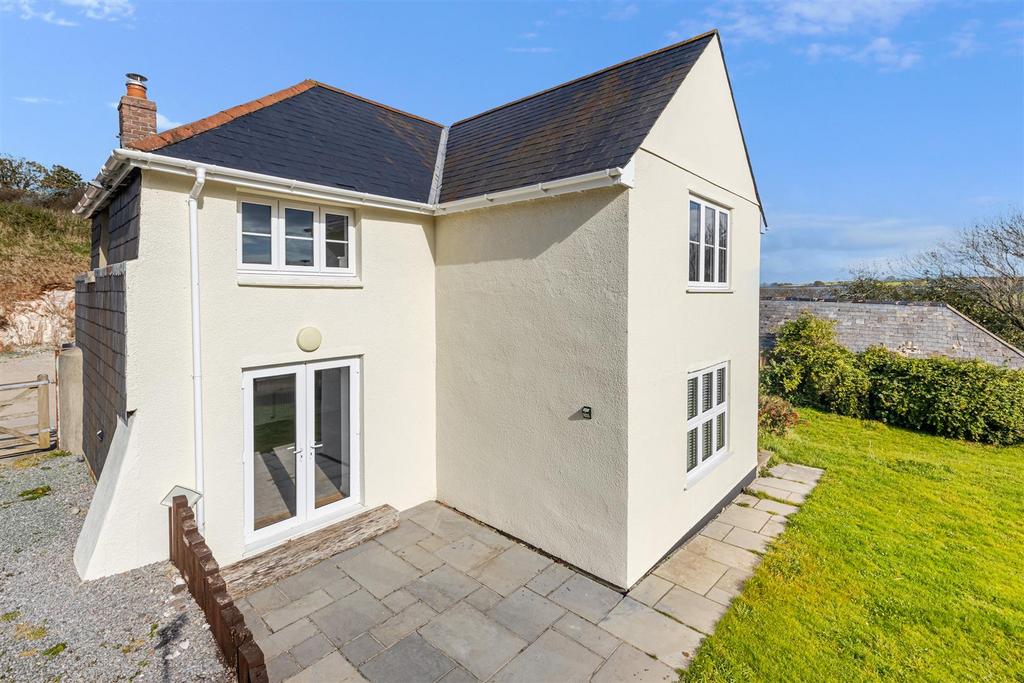 A04 - 2 Nutcombe Cottages, East Allington - 251017