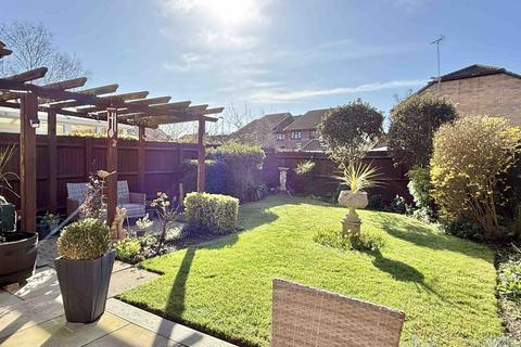 3 bedroom semi-detached house for sale, Victoria Gardens, Ringwood, BH24