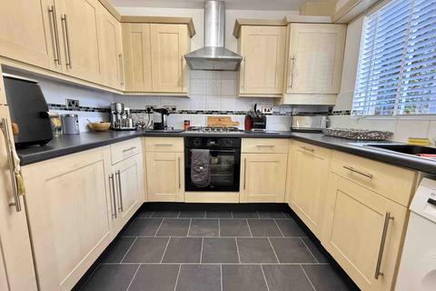 3 bedroom semi-detached house for sale, Victoria Gardens, Ringwood, BH24
