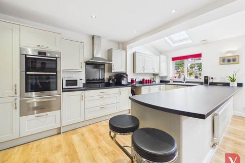 5 bedroom semi-detached house for sale, Orchard Way, Luton LU4