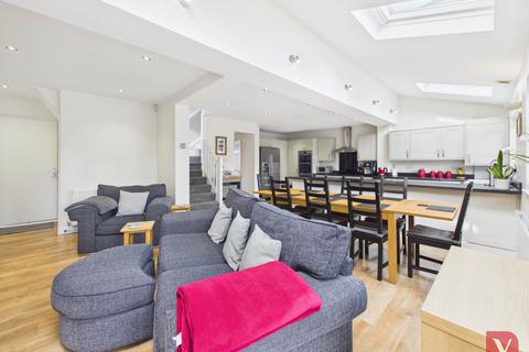 5 bedroom semi-detached house for sale, Orchard Way, Luton LU4
