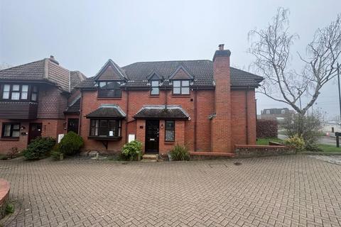1 bedroom ground floor flat for sale - Guildford Road, LIGHTWATER