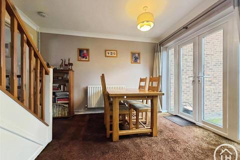 3 bedroom house for sale, Periwinkle Close, Sittingbourne