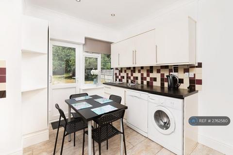undefined, Eastern Avenue East, Romford, RM1