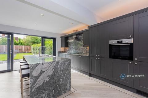 4 bedroom semi-detached house to rent - Raymond Crescent, Guildford, GU2