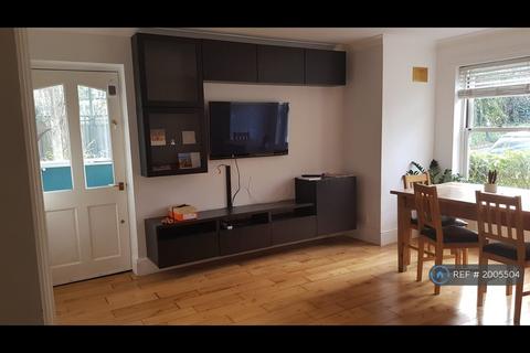 2 bedroom flat to rent, Dents Road, London, SW11