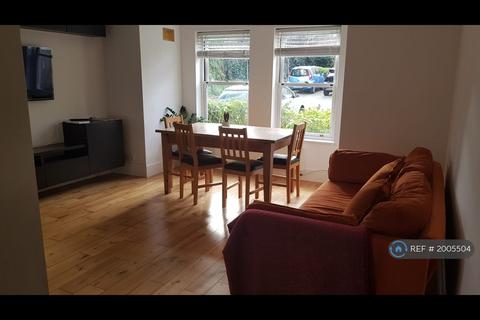2 bedroom flat to rent, Dents Road, London, SW11