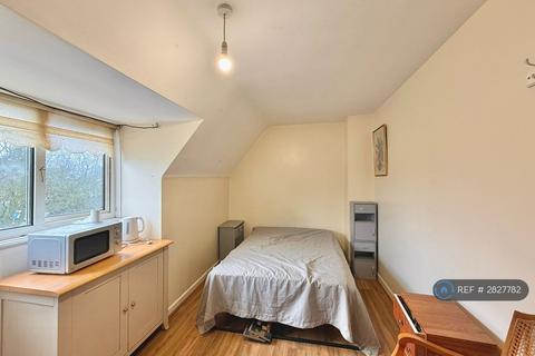 undefined, Tattenham Crescent, Epsom, KT18