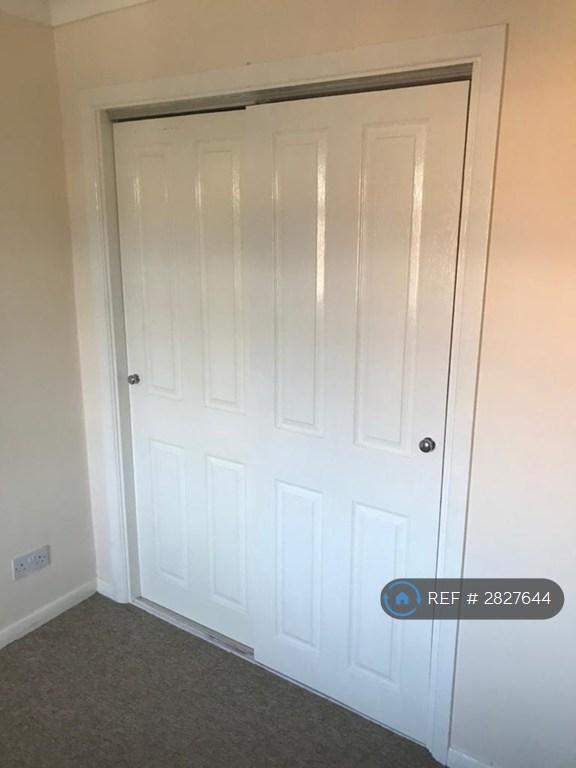 Fitted Wardrobe In Master Bedroom