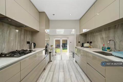 undefined, Highgrove Road, Dagenham, RM8