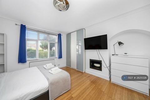 undefined, Highgrove Road, Dagenham, RM8