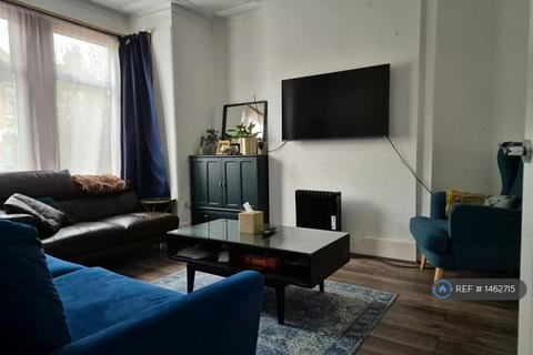 5 bedroom terraced house to rent, Eton Road, Ilford, IG1