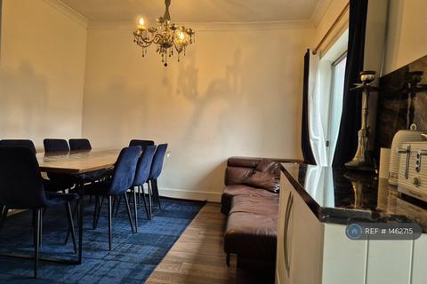 5 bedroom terraced house to rent, Eton Road, Ilford, IG1