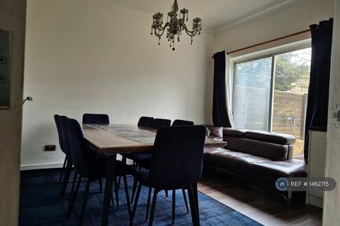 5 bedroom terraced house to rent, Eton Road, Ilford, IG1