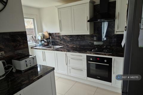 5 bedroom terraced house to rent, Eton Road, Ilford, IG1