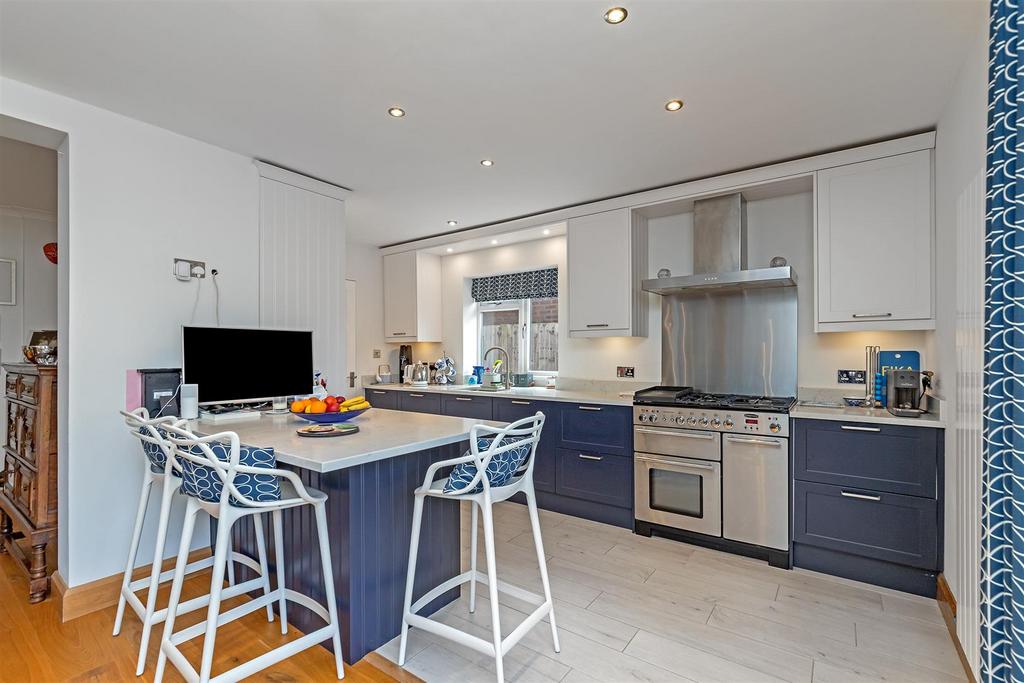 9 Pondfield Crescent-35.jpg