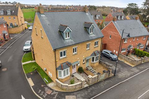 4 bedroom semi-detached house for sale, Trem Gwlad Yr Haf, Bridgend CF35
