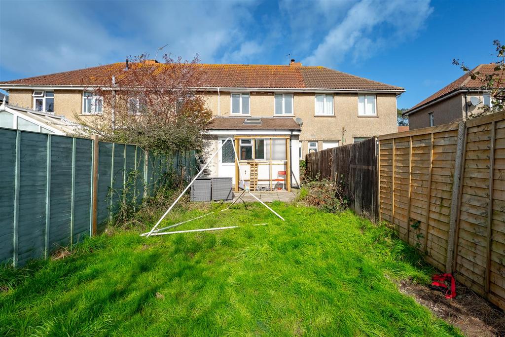 31 Horsecastle Farm Road 16.jpg