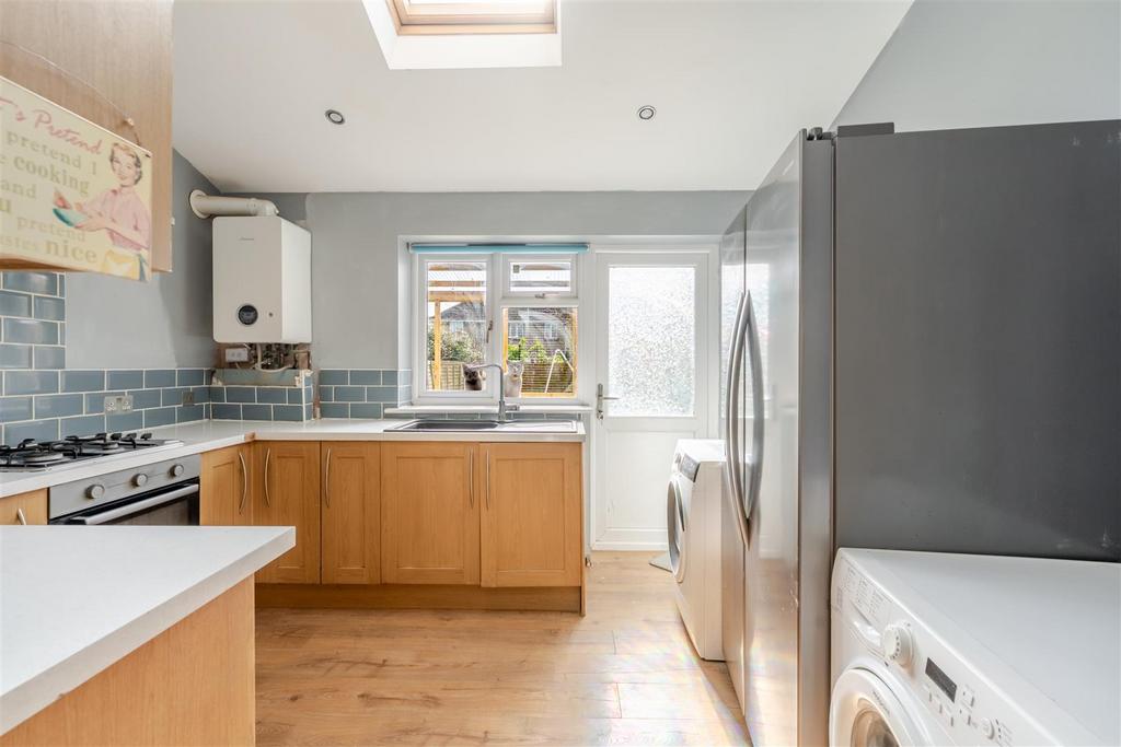 31 Horsecastle Farm Road 7.jpg