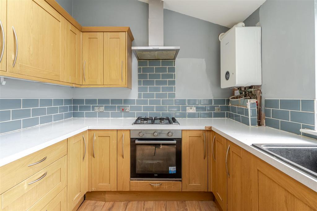 31 Horsecastle Farm Road 9.jpg