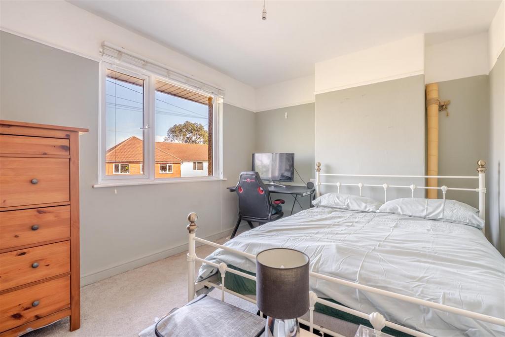 31 Horsecastle Farm Road 37.jpg