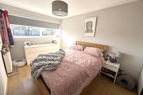 1 bedroom apartment to rent, Eden Park Avenue, Beckenham