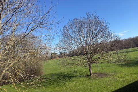 1 bedroom apartment to rent, Eden Park Avenue, Beckenham