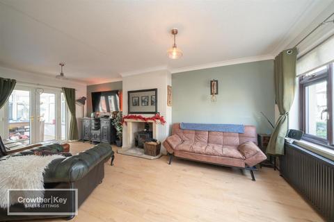3 bedroom semi-detached house for sale, Rockfield Road, Buxton