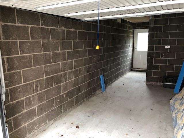 11 Mack - Garage.jpg