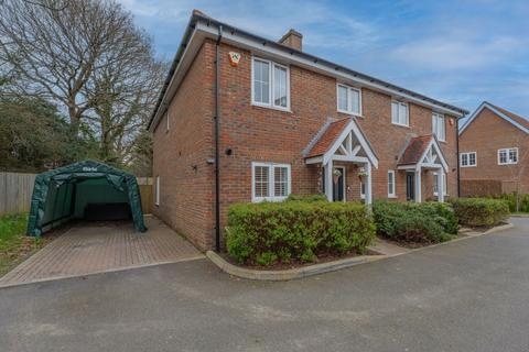 3 bedroom semi-detached house for sale - Pintail Place, Crowborough TN6