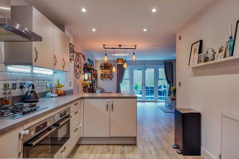 3 bedroom semi-detached house for sale, Pintail Place, Crowborough TN6