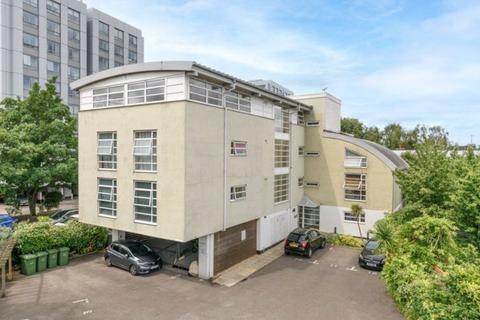 1 bedroom flat for sale - Bridge Road, Walton-On-Thames, Surrey, KT12