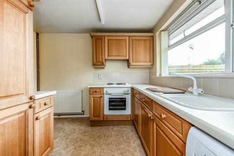 2 bedroom semi-detached bungalow for sale, Kestrel Close, Bracklesham Bay, West Sussex, PO20