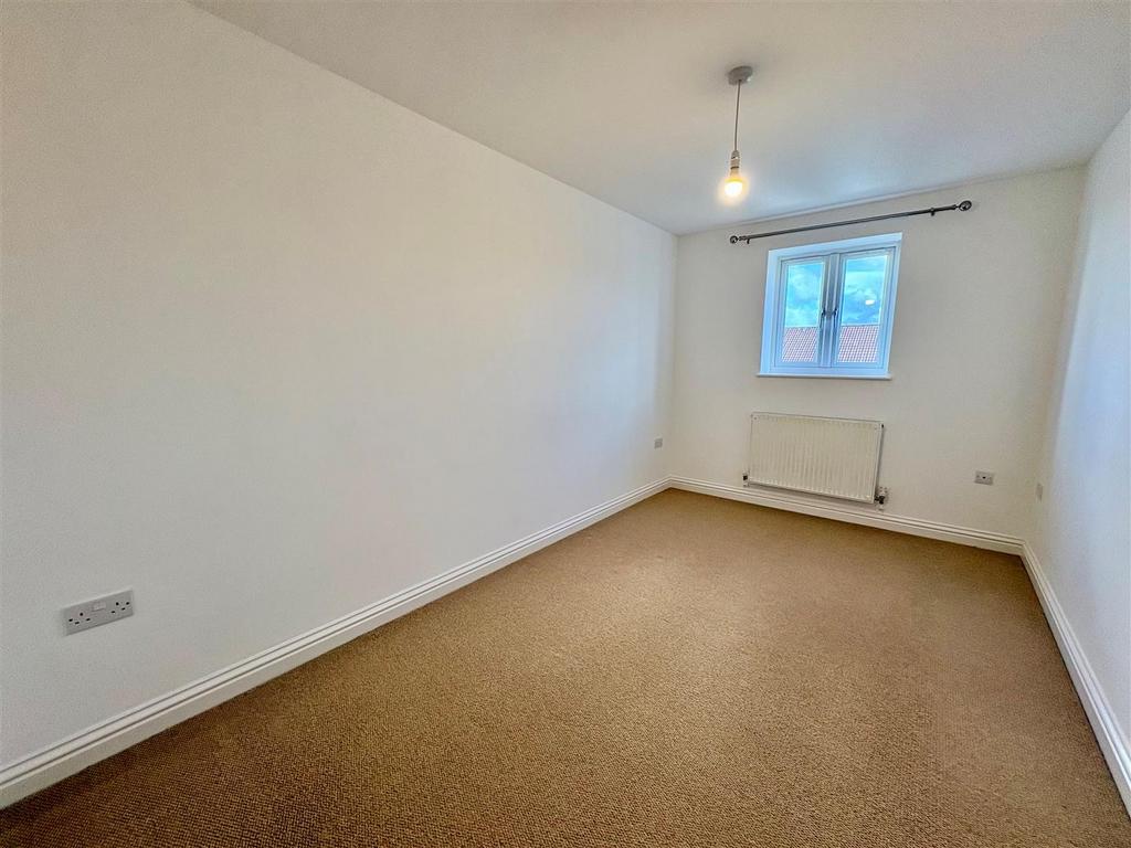 6 bed small.jpg